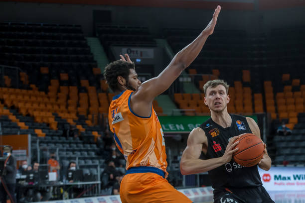 虽然巴萨和 虽然巴萨和