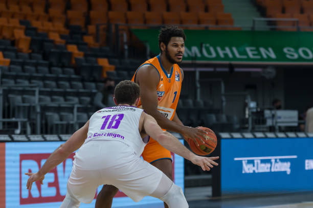 相比之下 相比之下